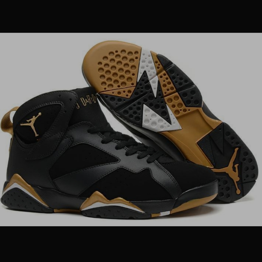 Jordan 7 Retro Golden Moments